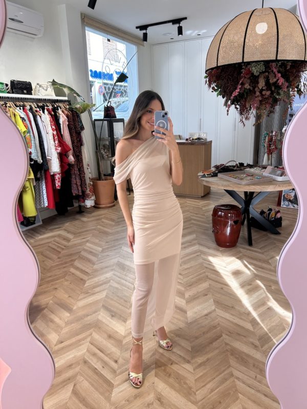 Vestido Midi Tul Escote Asimétrcio Marfil