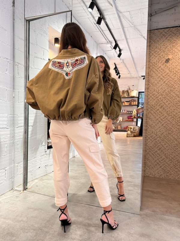 Bomber Kaki Parche Joya Étnico - Imagen 5