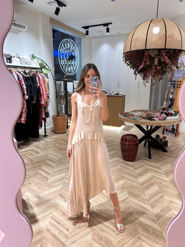 Vestido Satinado Asimétrico Volante