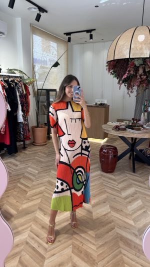 Vestido Midi Plisado Manga Corta