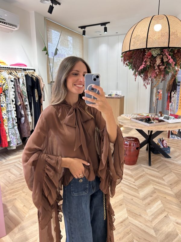 Blusa Asimétrica Volantes Avellana - Imagen 3