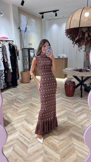 Vestido Punto Calado Tachas Avellana