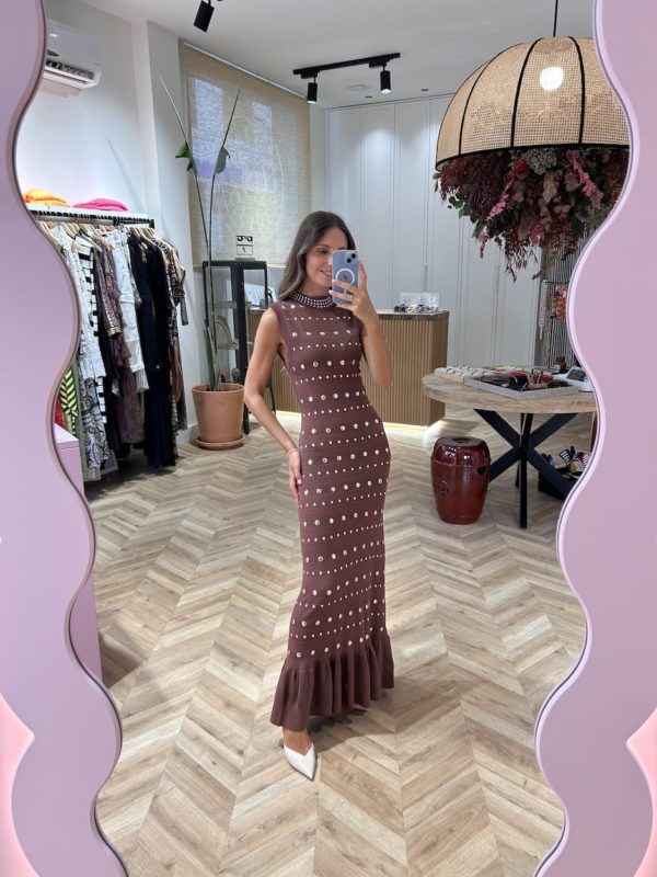 Vestido Punto Calado Tachas Avellana