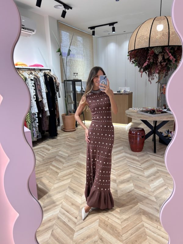 Vestido Punto Calado Tachas Avellana - Imagen 3