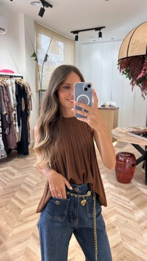 Top Punto Cuello Halter Avellana