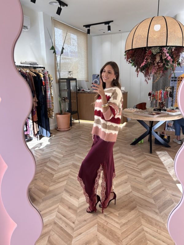 Falda Lencera Asimétrica Blonda Encaje Burgundy - Imagen 4