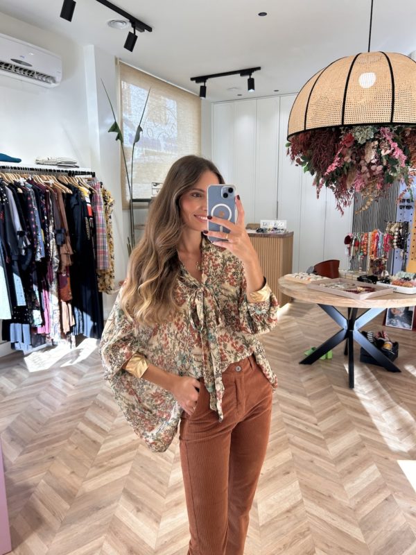 Blusa Lazada Estampado Floral Motas Doradas - Imagen 3
