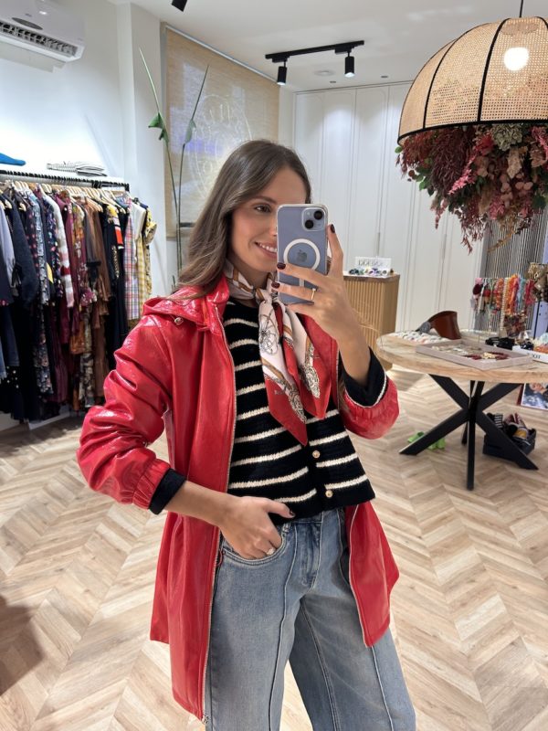 Parka Impermeable Efecto Charol Rojo - Imagen 2