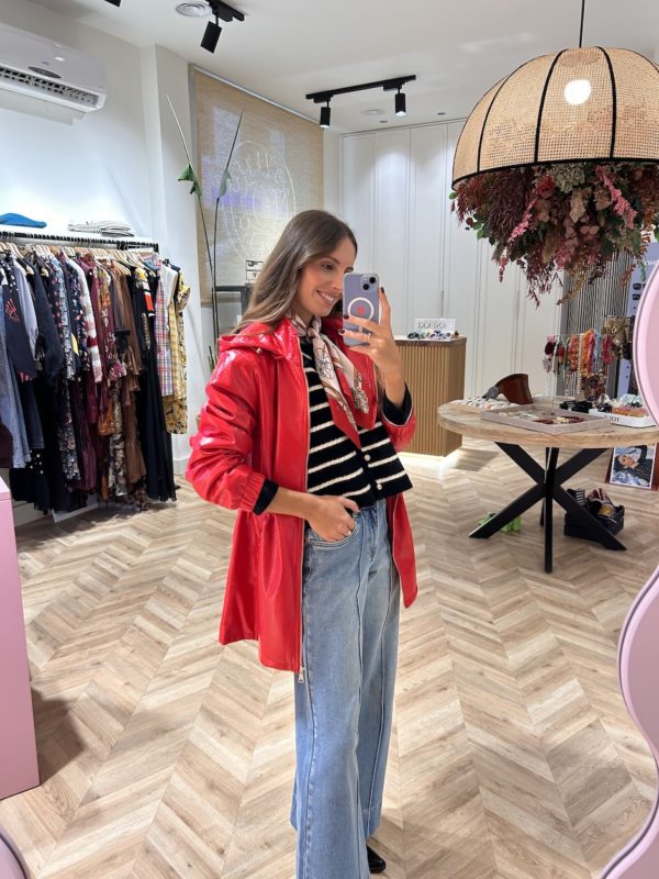 Parka Impermeable Efecto Charol Rojo - Imagen 3