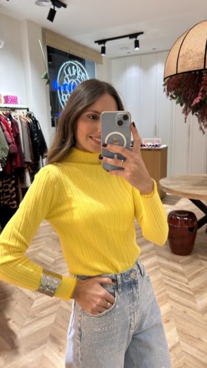 Suéter Canalé Ribete Pelo Amarillo