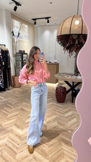 Jeans Straight Bolsillos Parche