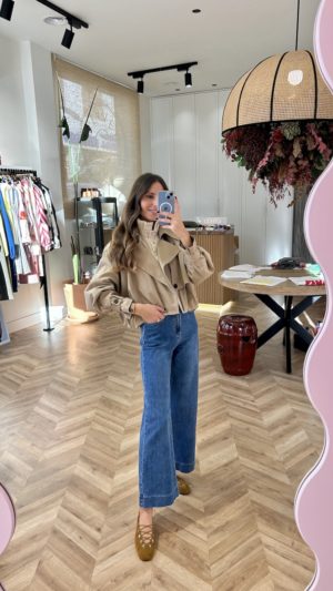 Gabardina Corta Bajo Globo